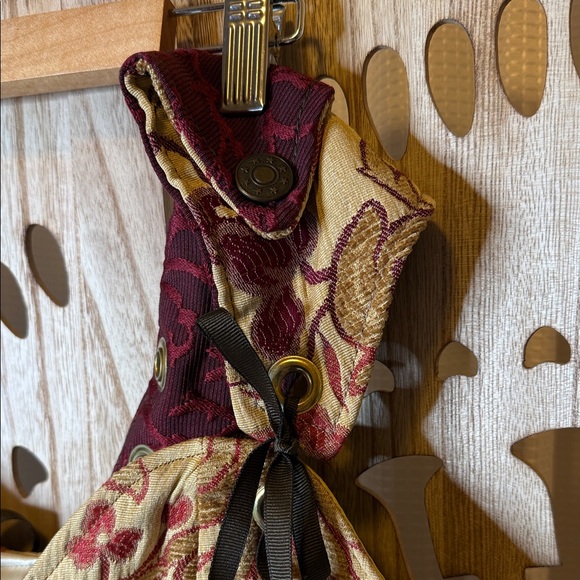 Elegant Floral Lace-Up Corset - Picture 4 of 14